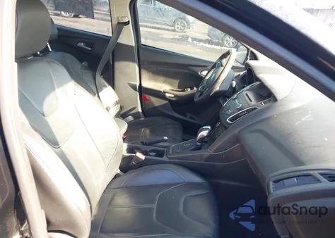 2016 Ford Focus Se z USA, uszkodzony, nr VIN 1FADP3F26GL265821